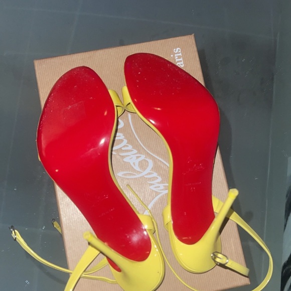 Yellow sandal Louboutin Red Bottom - Picture 4 of 4